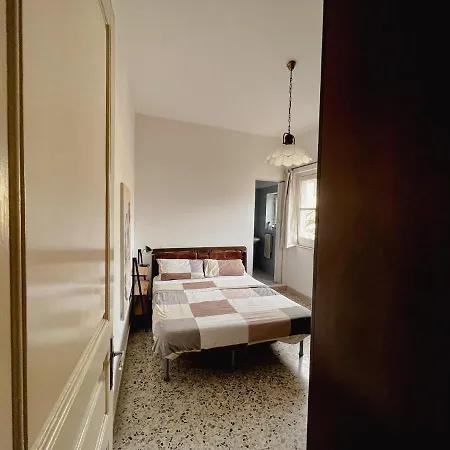 Rising Sun - With Private Bathrooms * Catania