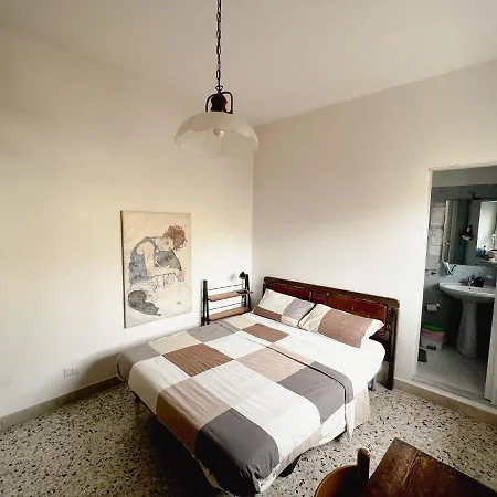 Rising Sun - With Private Bathrooms Catania