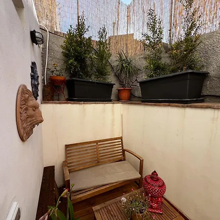 Homestay Rising Sun - With Private Bathrooms Catania