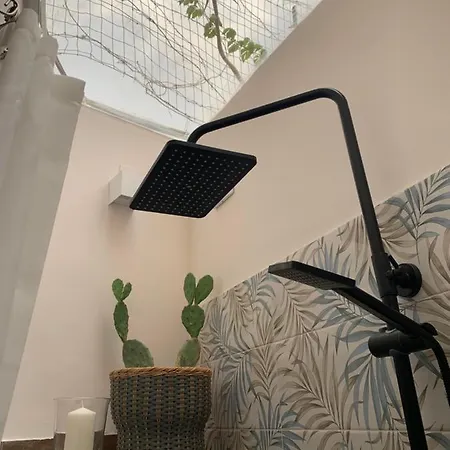 Rising Sun - With Private Bathrooms 홈스테이 *